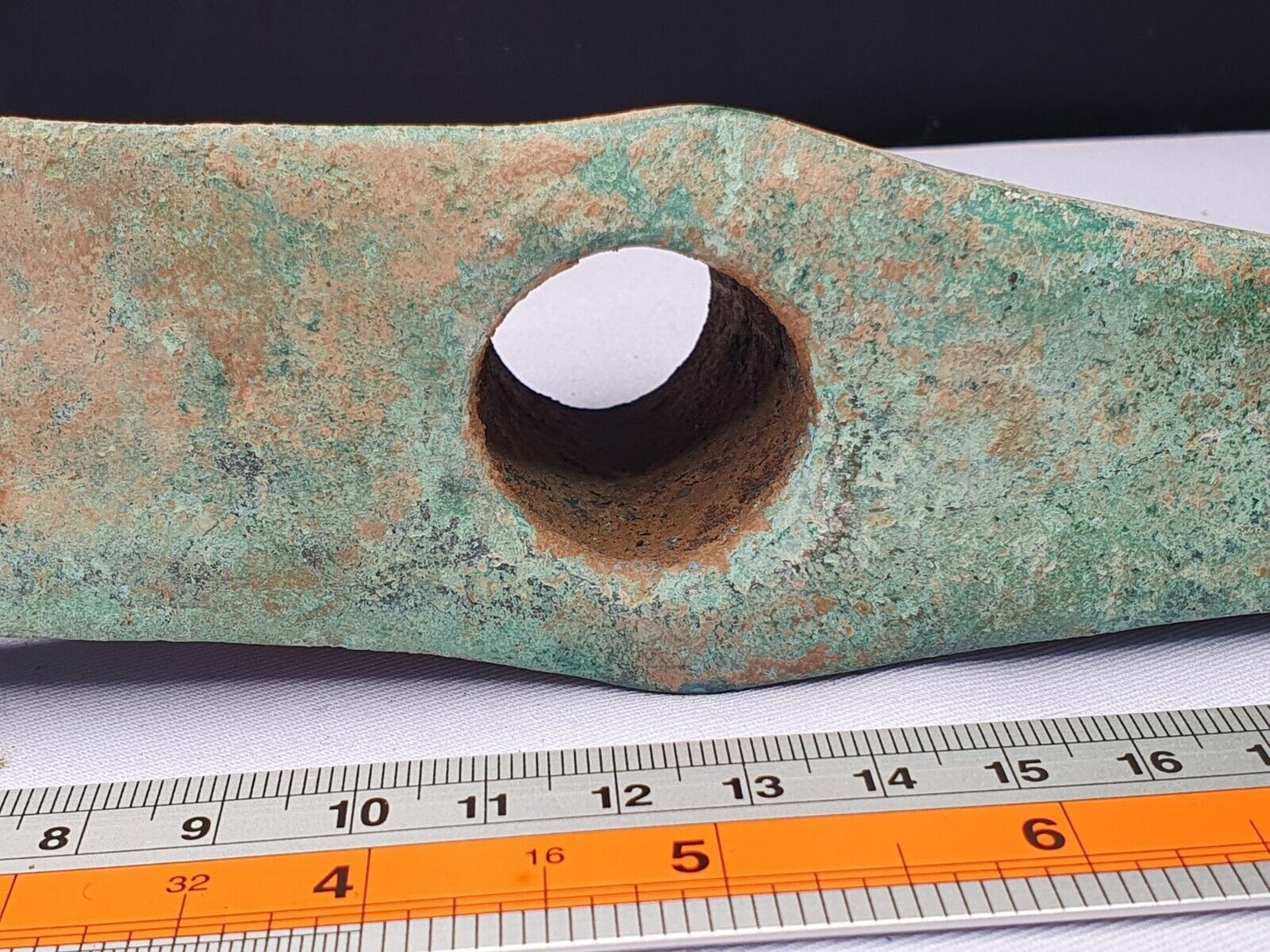 大約公元前 10-8 世紀古代魯里斯坦青銅重型雙斧頭魯里斯坦帝國