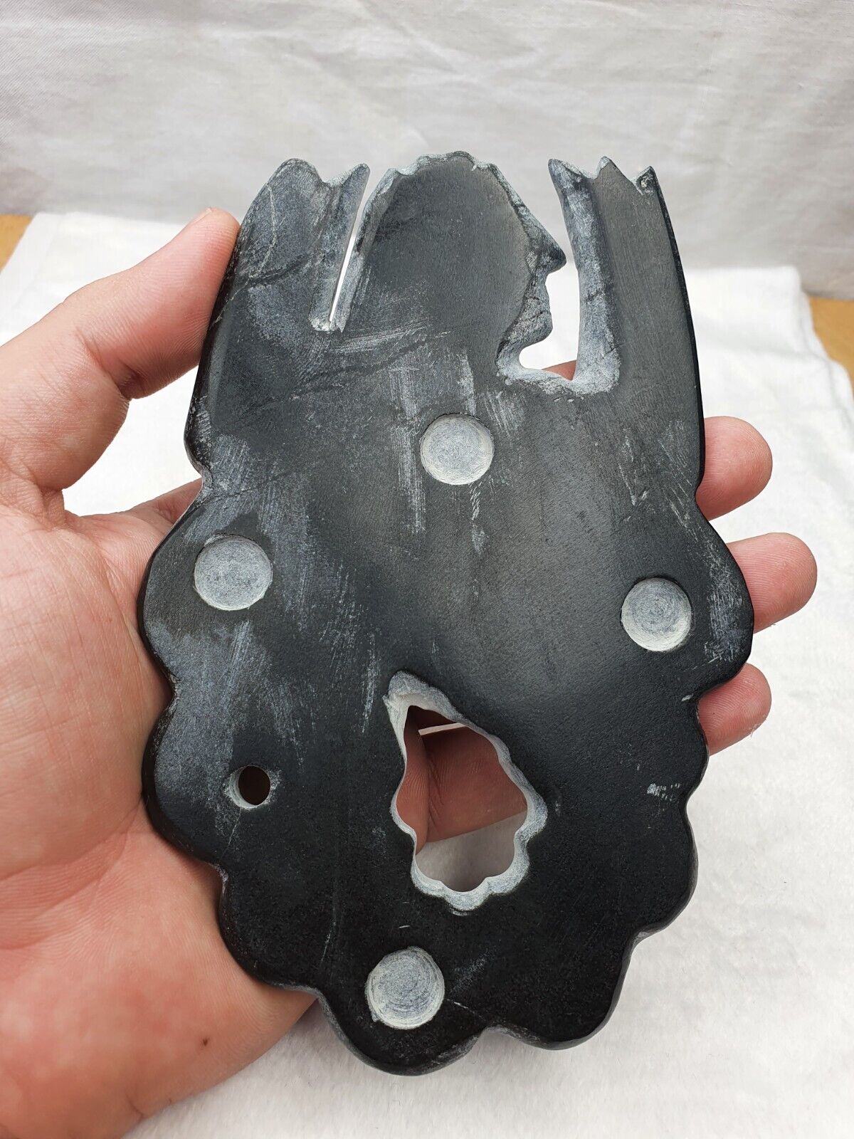 古代吉洛夫特文明黑色神秘肌肉男石像