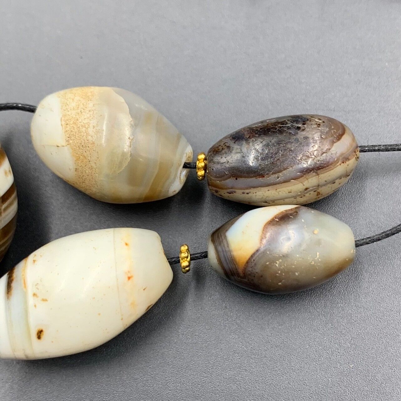 Authentic Antique Ancient Old Himalayan Indo Tibetan Sulumani Agate Beads 5PCS