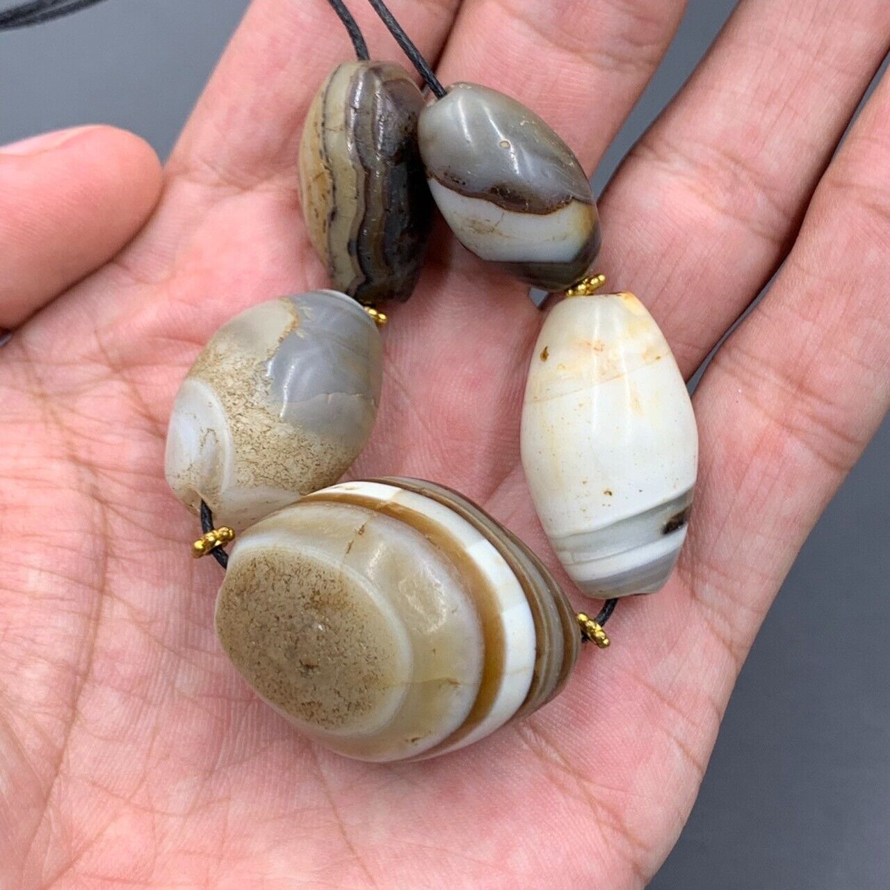 Authentic Antique Ancient Old Himalayan Indo Tibetan Sulumani Agate Beads 5PCS