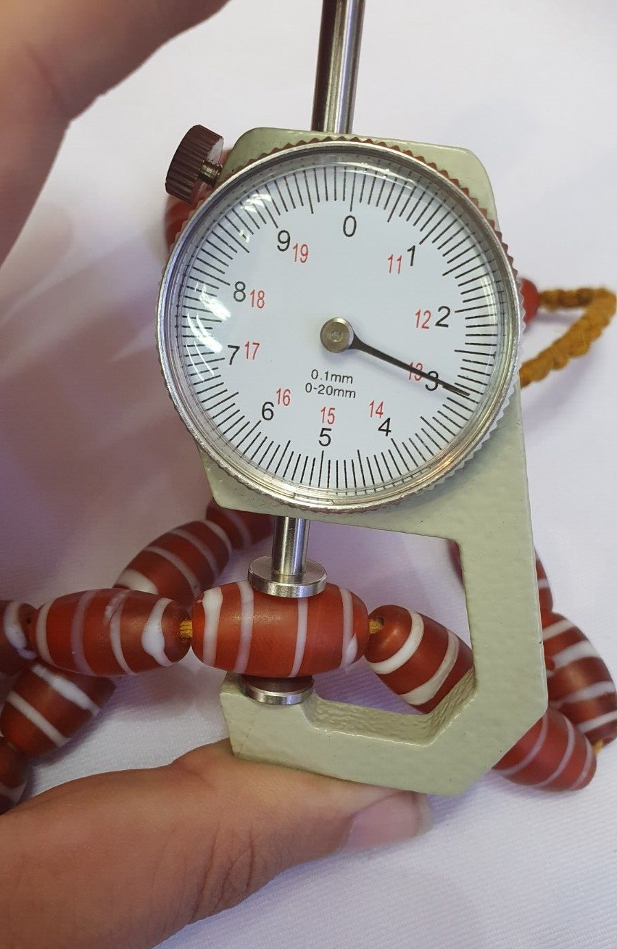 BEAUTIFUL VINTAGE 4 strips Red and white Glass beads necklace