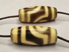 2 pcs Old Antique Himalayan Indo Tibetan rare Patterns Eyes Dzi Amulet Beads