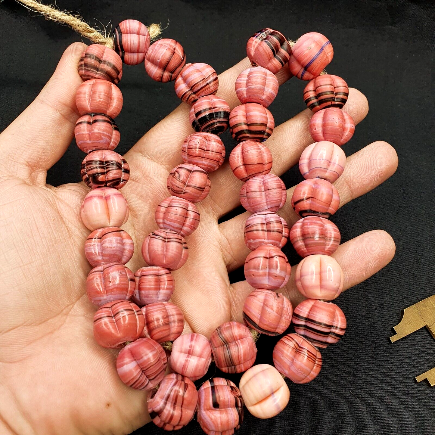復古手工獨特形狀燈珠-“花”16 毫米全長串