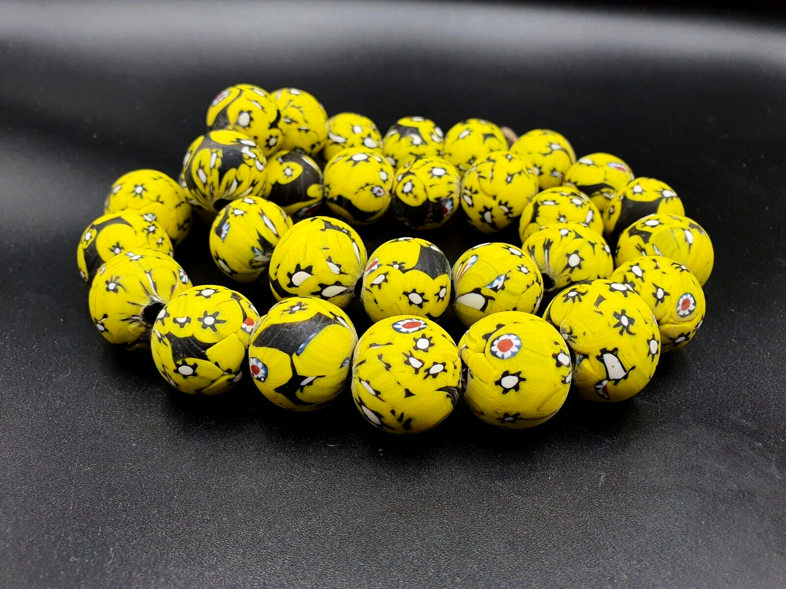 Art Deco Mosaic Glass Beads Strand 22mm
