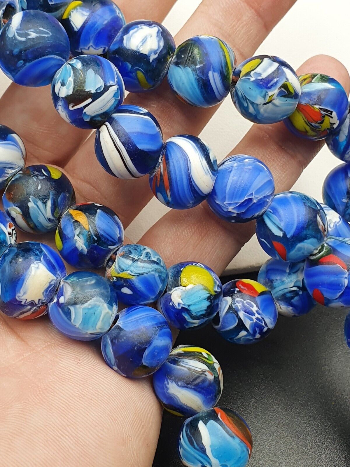 Vintage venerano Trade Beads Beaded Necklace Strand 15mm