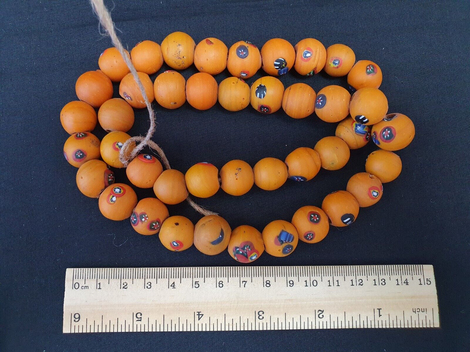 Art Deco Vene urano Millefiori Mosaic Glass Beads Strand