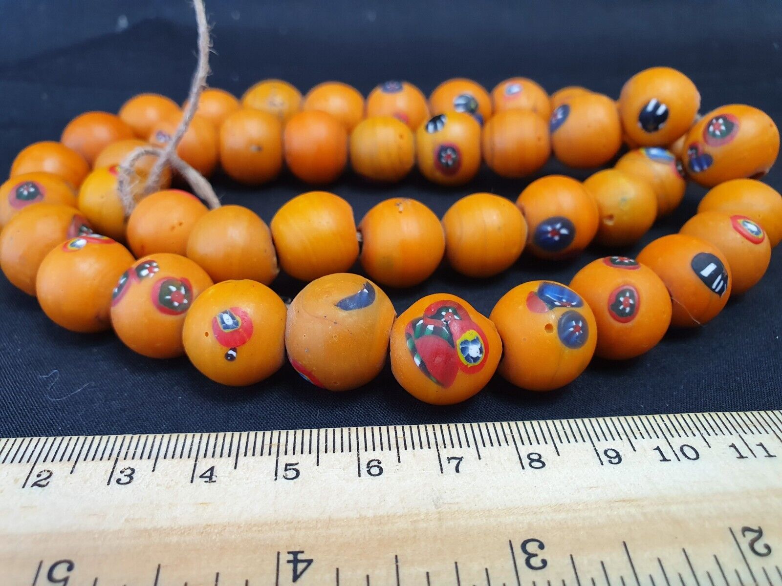 Art Deco Vene urano Millefiori Mosaic Glass Beads Strand