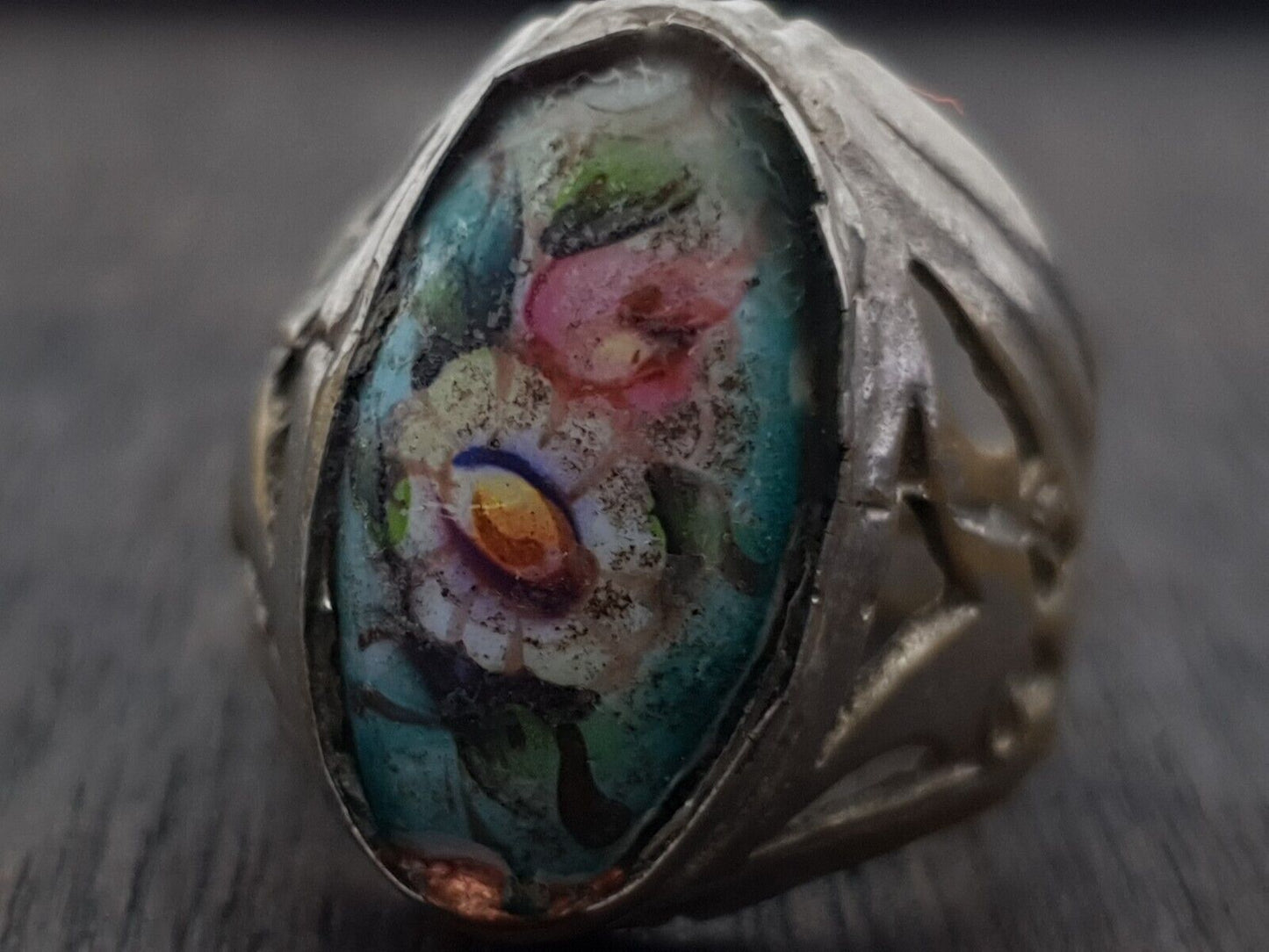 Antiker Vintage-Ring aus dem Nahen Osten mit altem Glas-Mittelstein aus Afghanistan