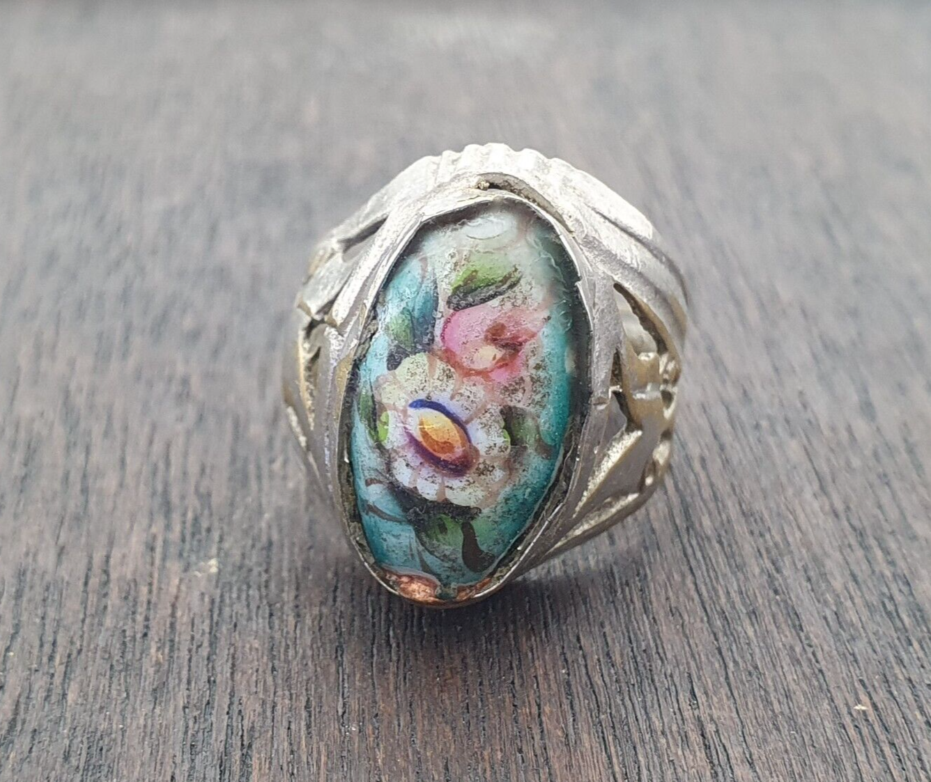 Antiker Vintage-Ring aus dem Nahen Osten mit altem Glas-Mittelstein aus Afghanistan