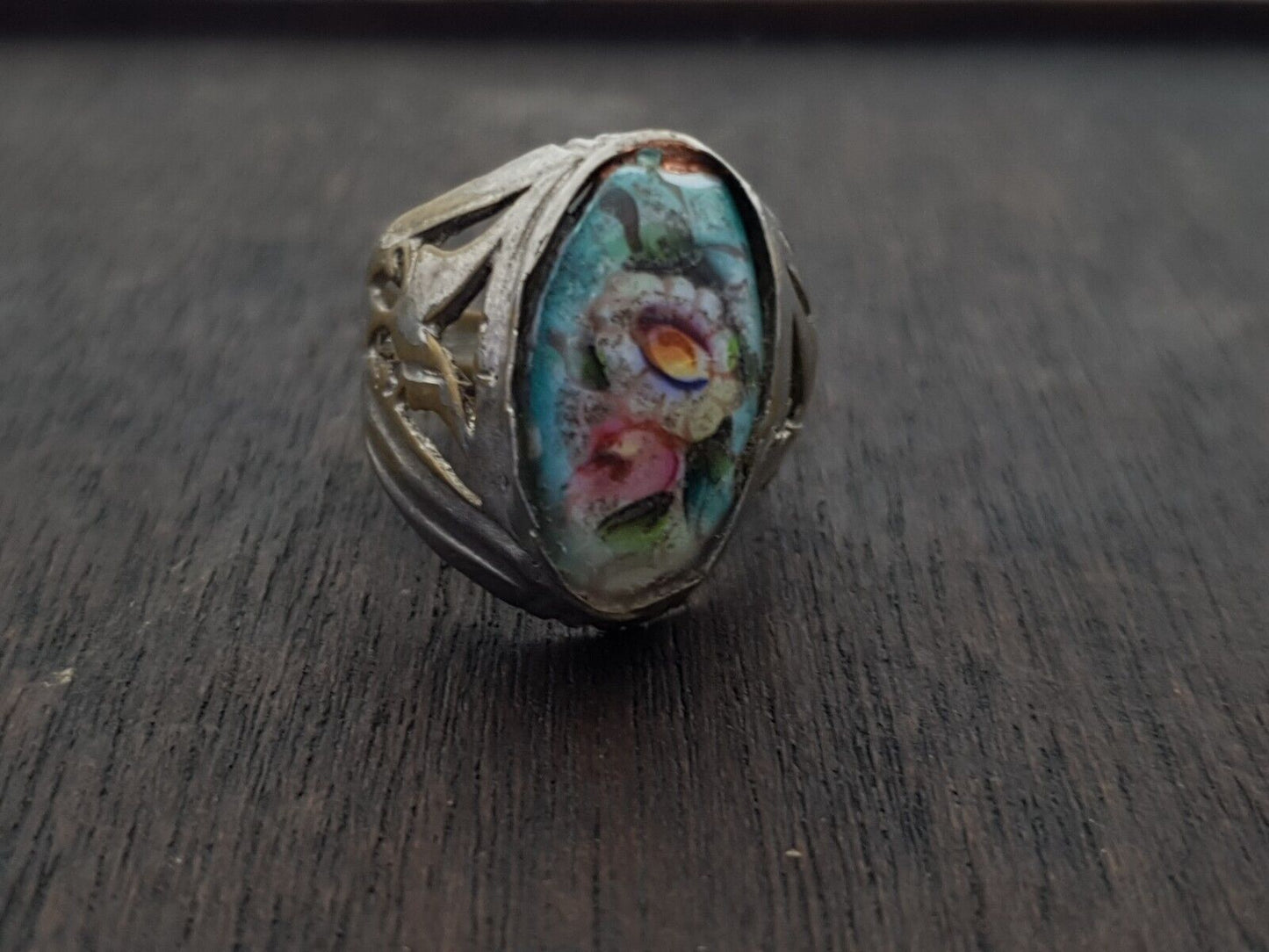 Antiker Vintage-Ring aus dem Nahen Osten mit altem Glas-Mittelstein aus Afghanistan