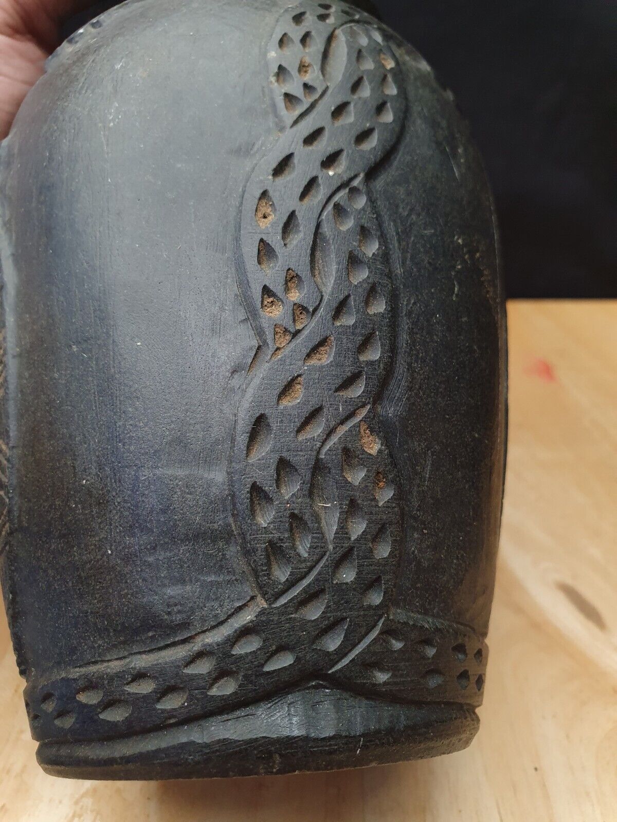 古代近東美索不達米亞綠泥石石花瓶，帶有神秘雕刻