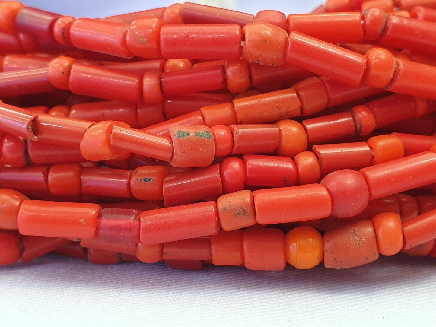 令人驚嘆的老珠子紅色玻璃珠珠寶項鍊