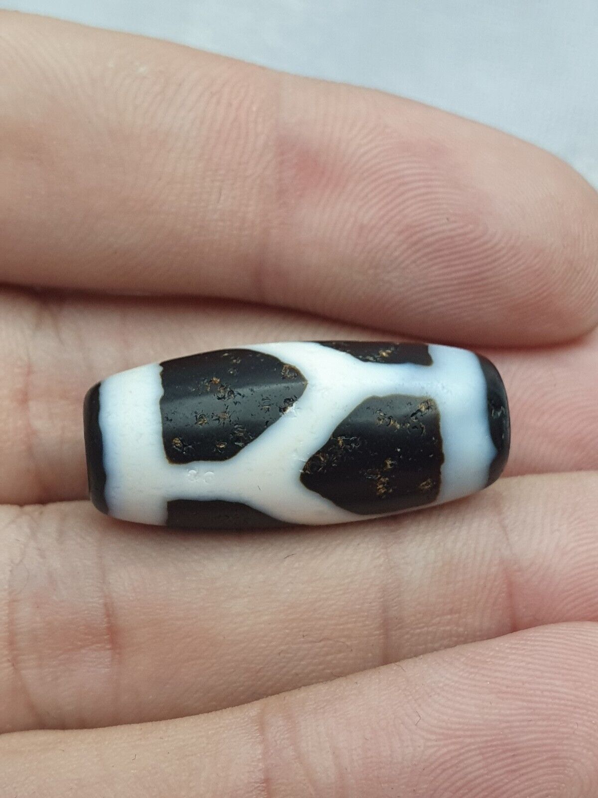 vintage Himalayan Indo Tibetan BLACK and White rare Patterns Dzi Amulet Bead