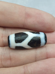 vintage Himalayan Indo Tibetan BLACK and White rare Patterns Dzi Amulet Bead