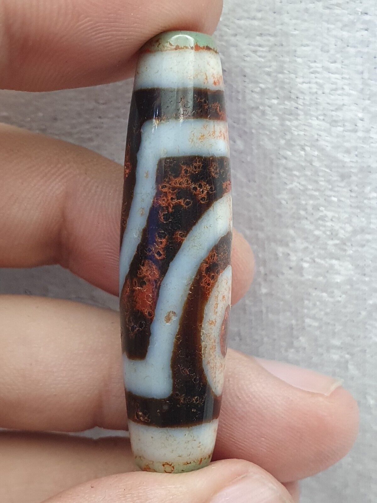 Himalaya Indo Tibetan 2 Augen verrostete einzigartige Muster Dzi Amulett Perle