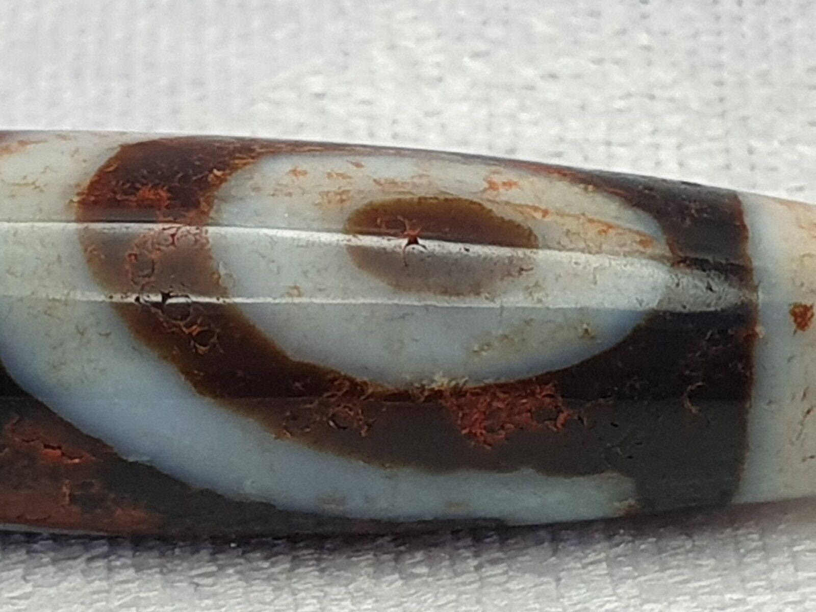 Himalaya Indo Tibetan 2 Augen verrostete einzigartige Muster Dzi Amulett Perle