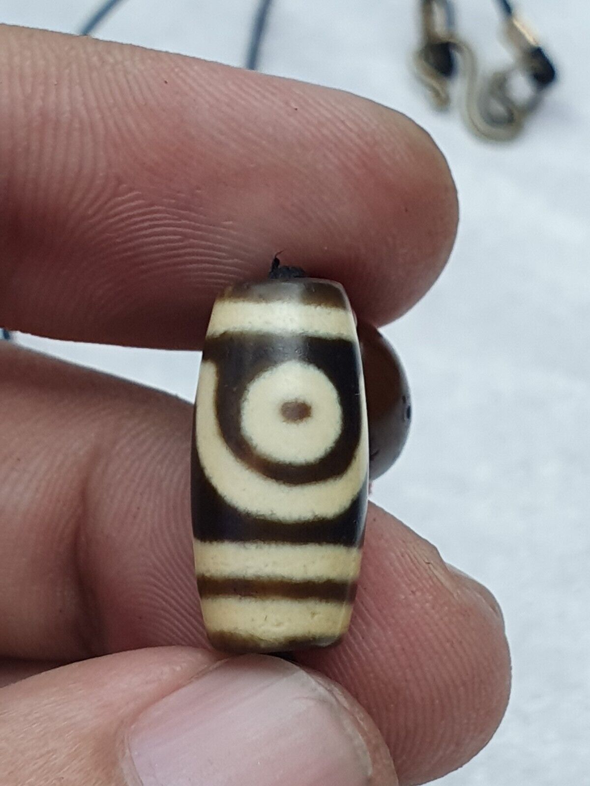 Himalaya Indo Tibetan 2 Augen 3 Perlen einzigartige Muster Dzi Amulett Perlen Halskette