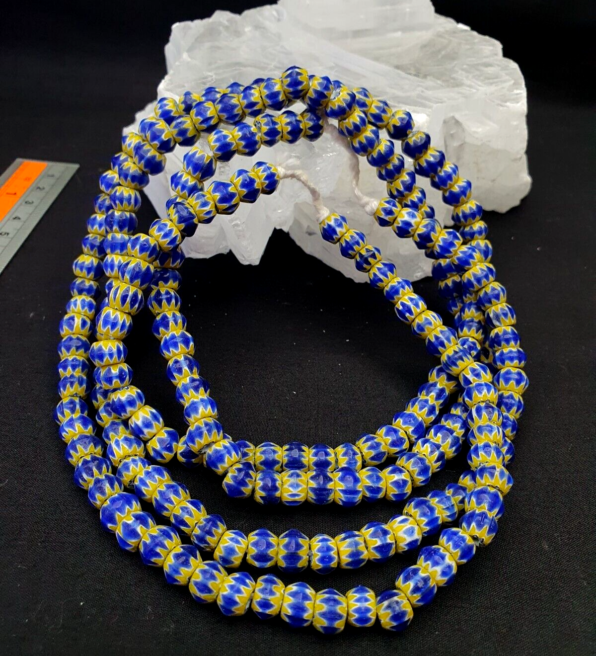 Blaue und gelbe Chevrons venezianische Perlen afrikanische Halskette 8,5 mm