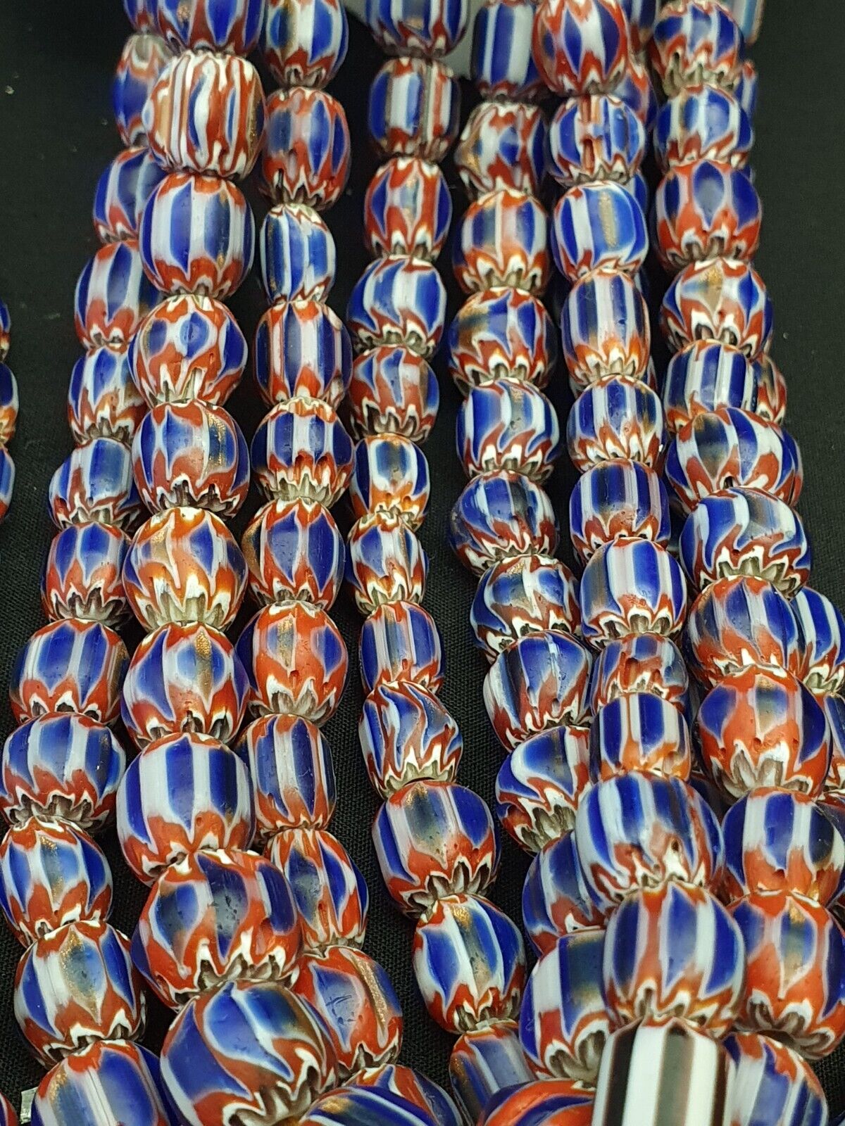 Blaue und rote Chevrons venezianische Perlen afrikanische Halskette 11-11,5 mm