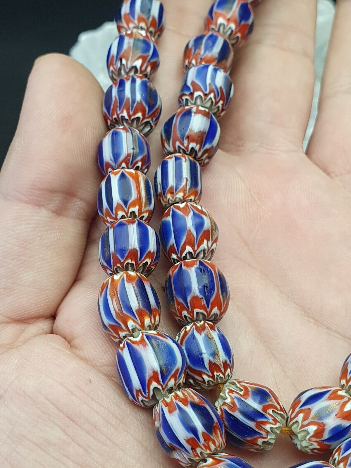 Blaue und rote Chevrons venezianische Perlen afrikanische Halskette 11-11,5 mm