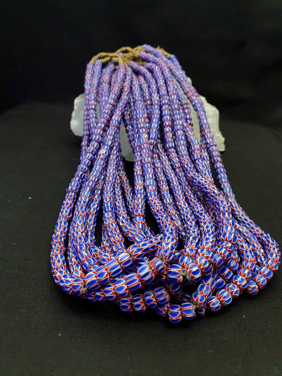 Winzige blaue Chevrons venezianische Perlen afrikanische Halskette 8mm