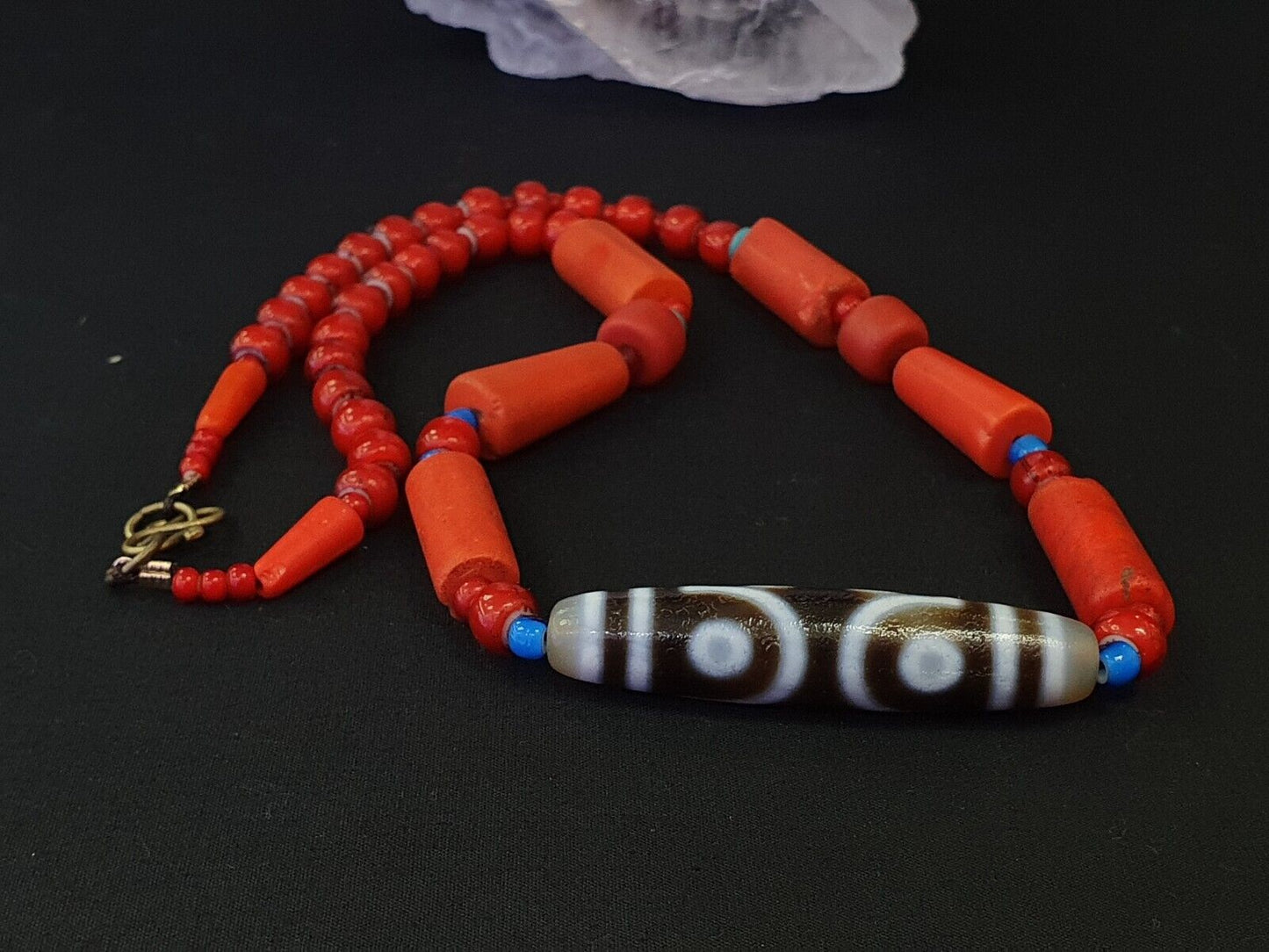 Himalaya-indo-tibetischer 7-Augen-Dzi mit antiker venezianischer Glas-Amulett-Halskette