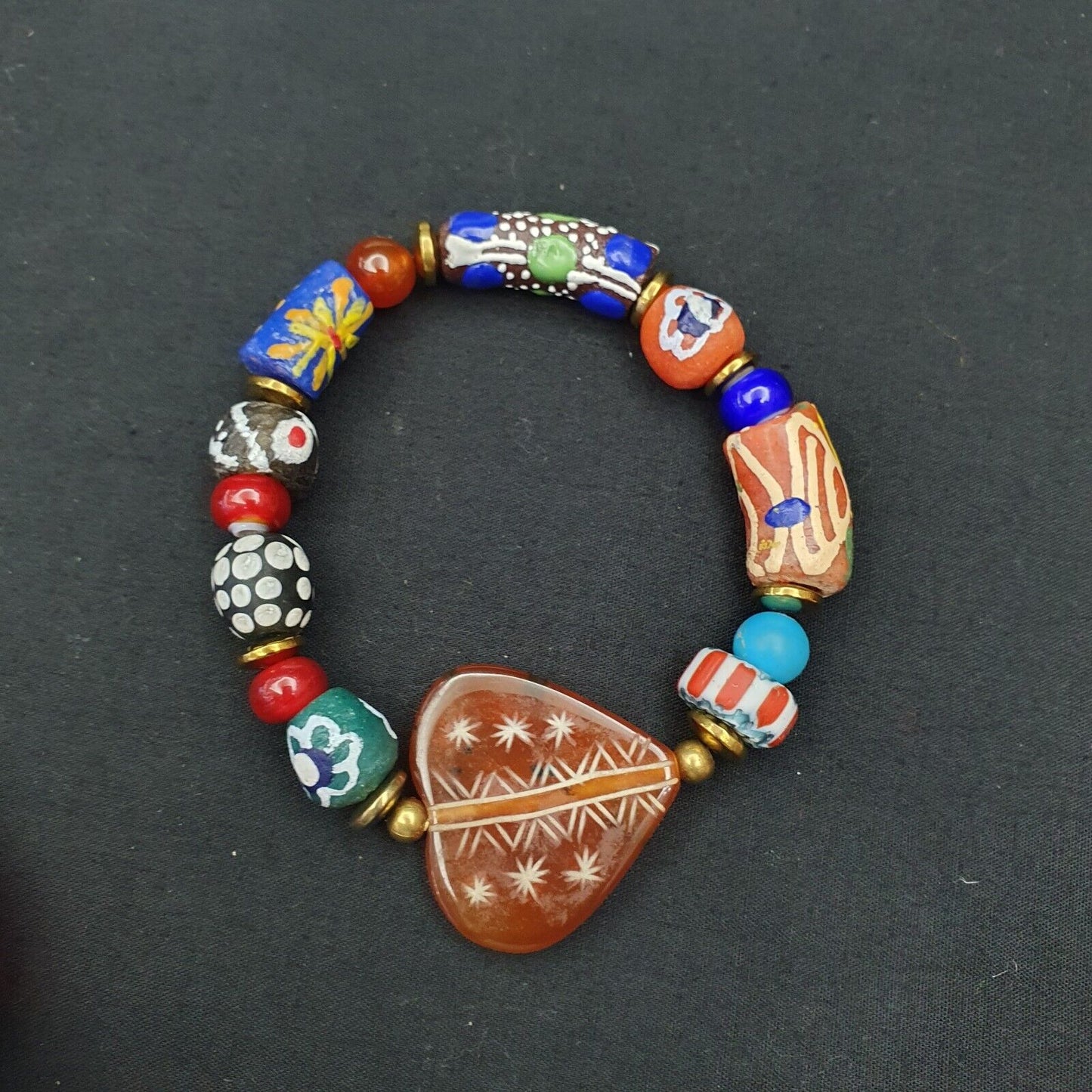復古非洲玻璃珠心形雕刻紅玉髓手鍊