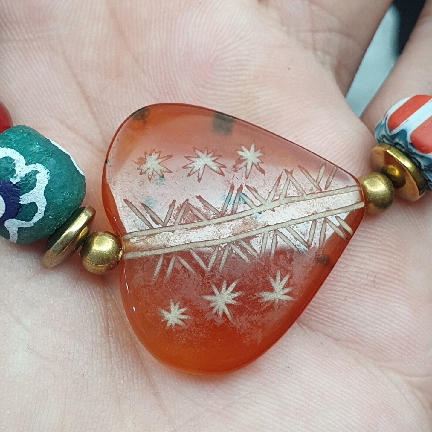 復古非洲玻璃珠心形雕刻紅玉髓手鍊