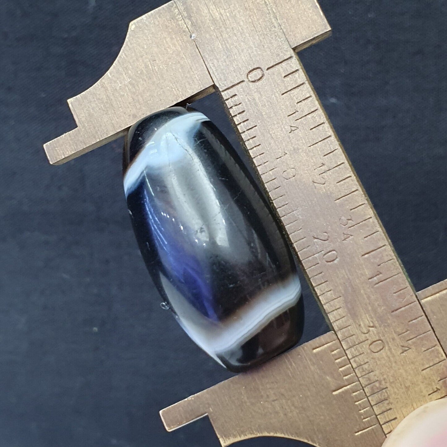 Antike indotibetische Achatperlen mit wunderschönem Muster, Amulettperle 29 mm x 15 mm