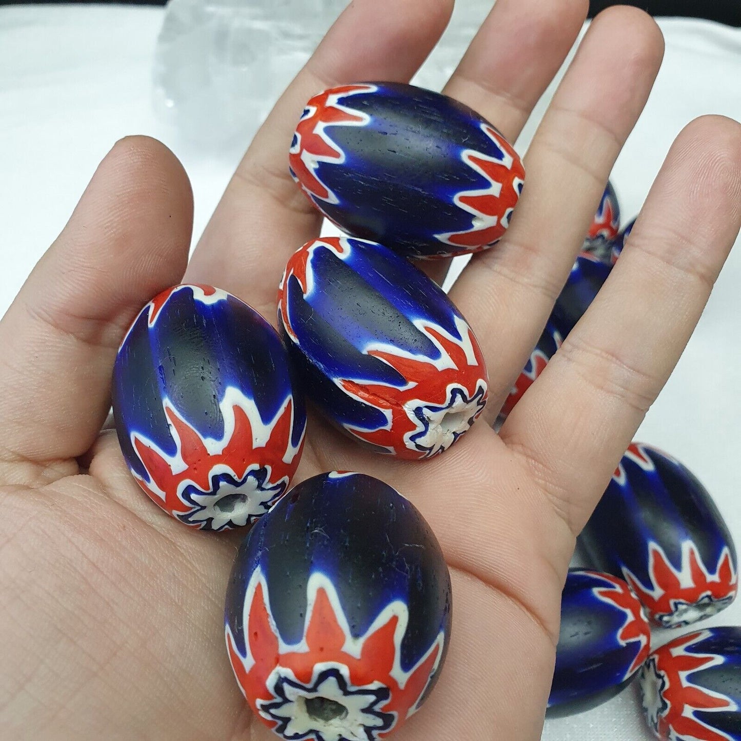 Wunderschöne 6-lagige Chevron-Perle, blaue Chevron-Glasperle, 40 mm x 30 mm, große Perle 