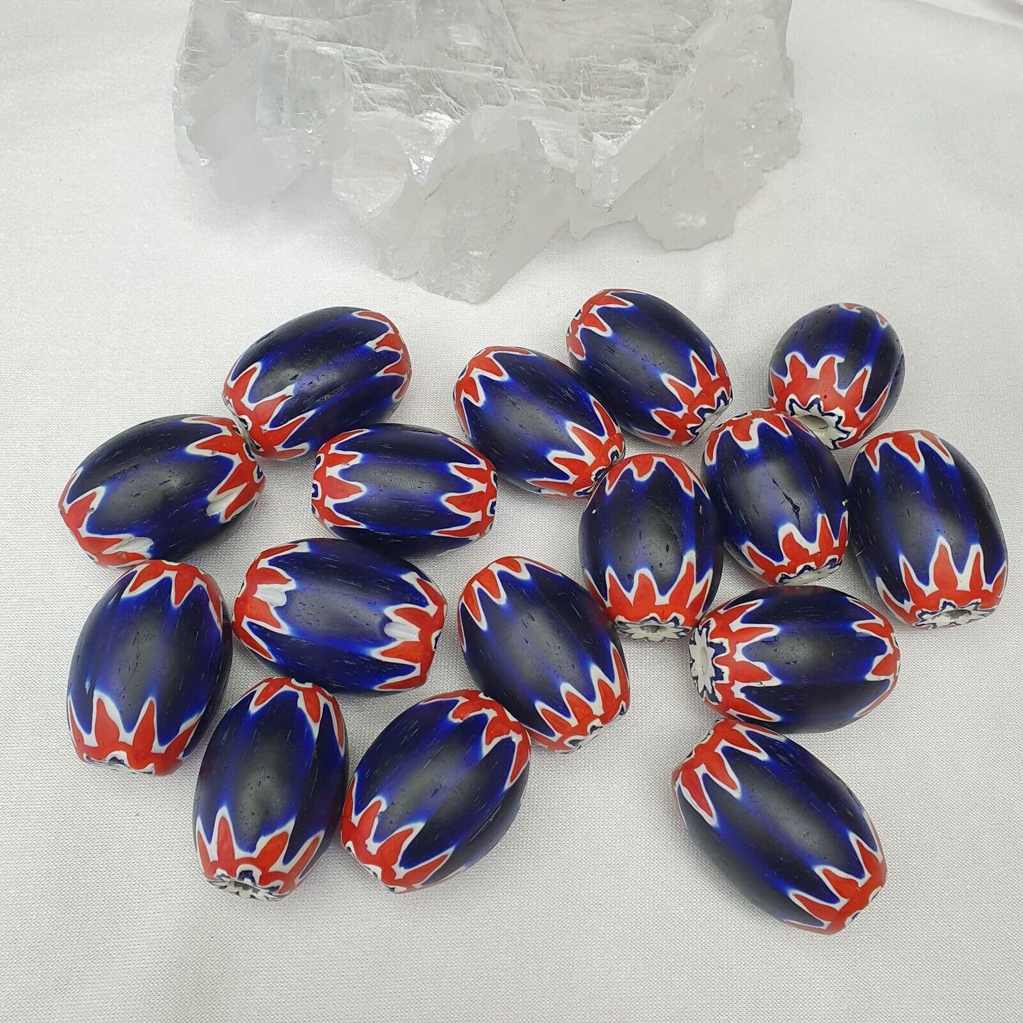 Wunderschöne 6-lagige Chevron-Perle, blaue Chevron-Glasperle, 40 mm x 30 mm, große Perle 
