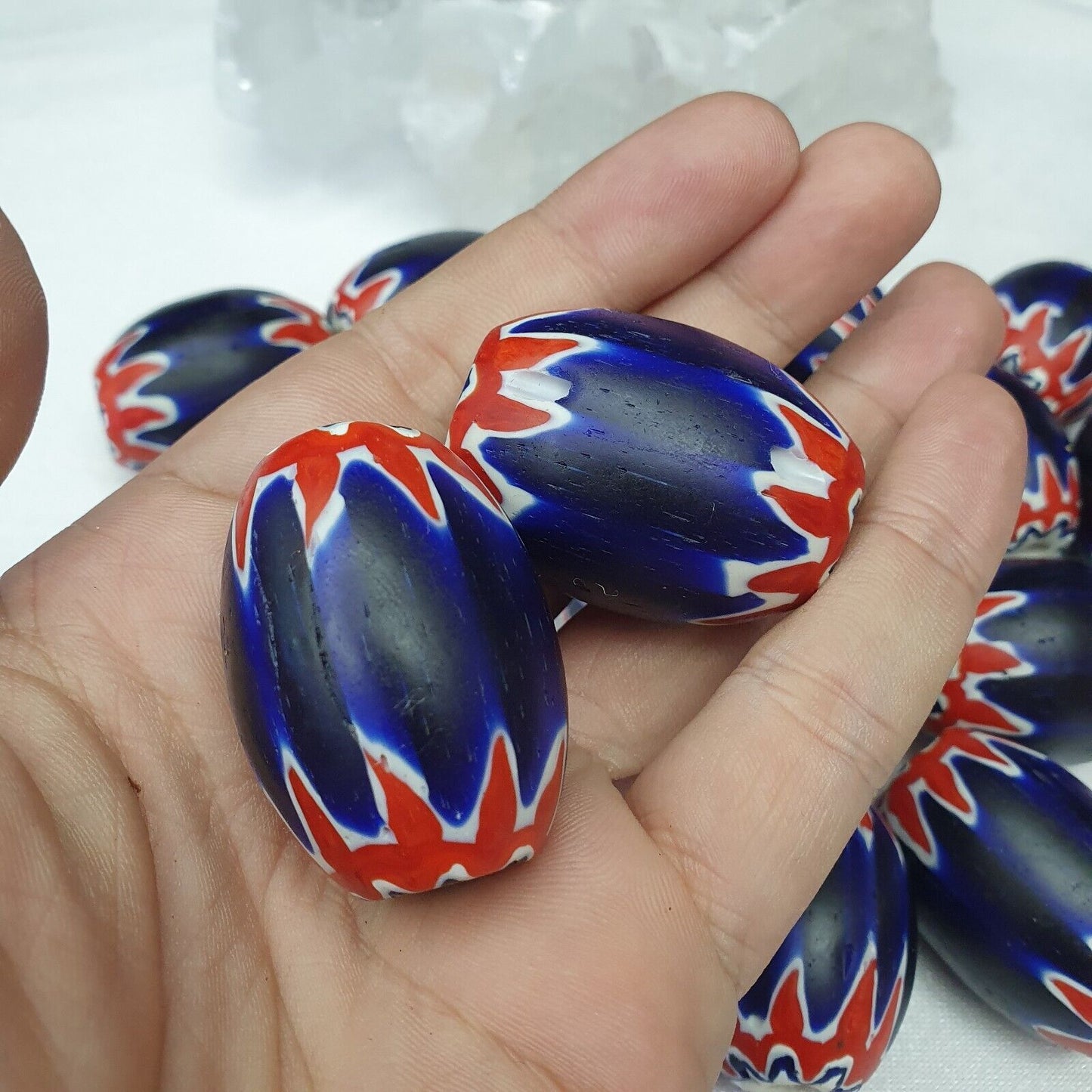 Wunderschöne 6-lagige Chevron-Perle, blaue Chevron-Glasperle, 40 mm x 30 mm, große Perle 