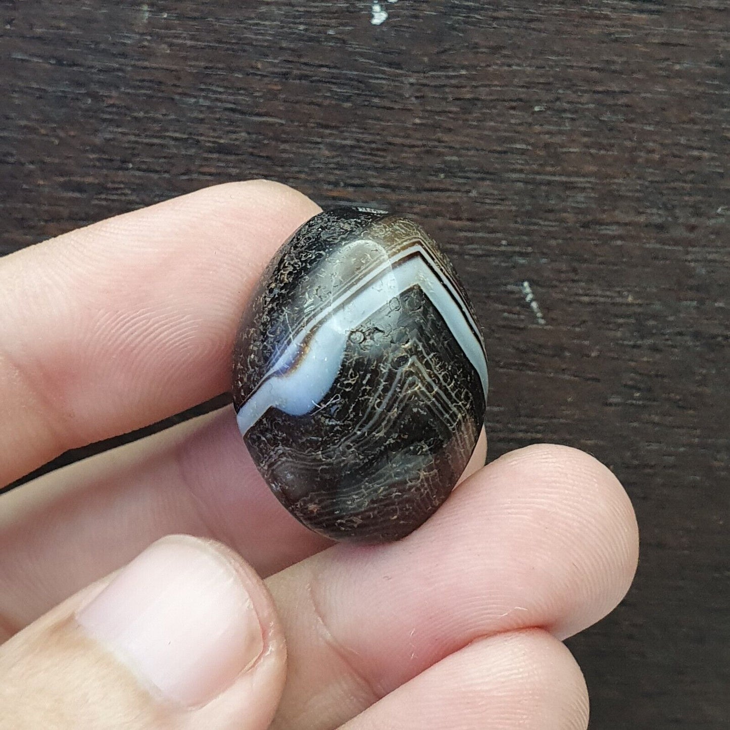 Vintage tibetische Sulaimani-Achat-Perle mit wunderschönen Streifen.