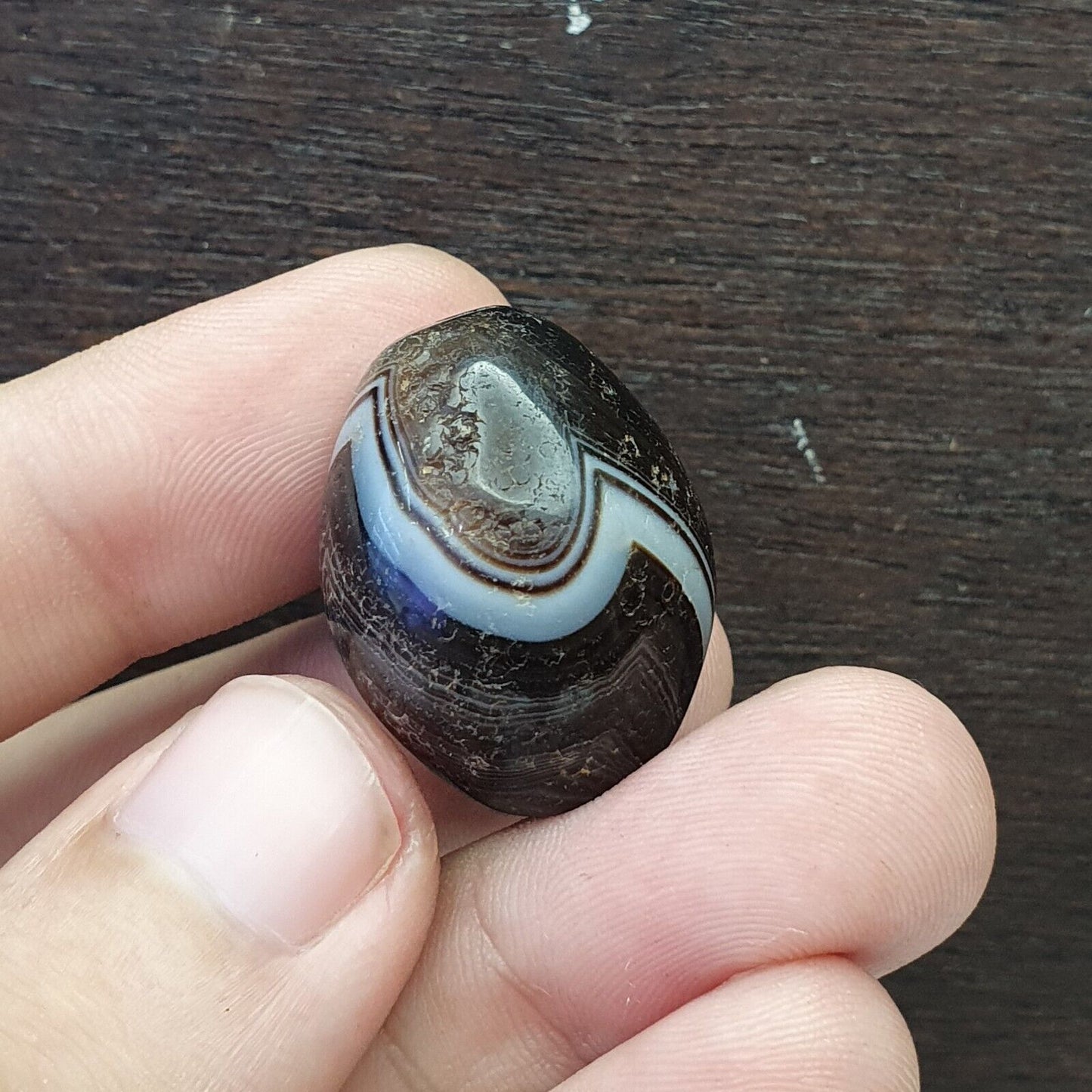Vintage tibetische Sulaimani-Achat-Perle mit wunderschönen Streifen.