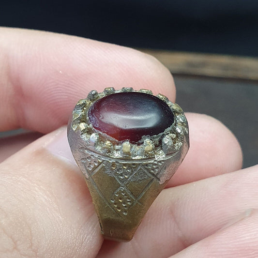 Antique Vintage Ring With Yemeni Agate Center Stone