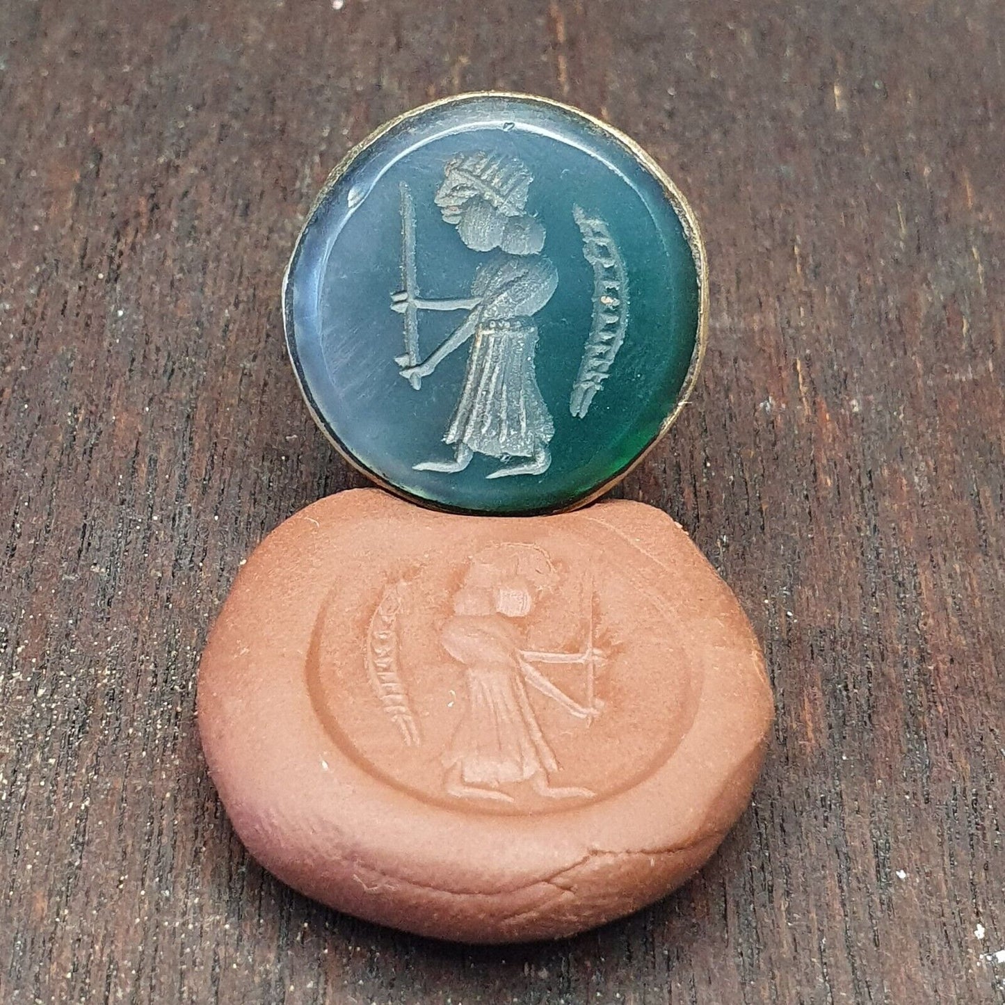 古董復古老綠石國王凹版黃銅戒指