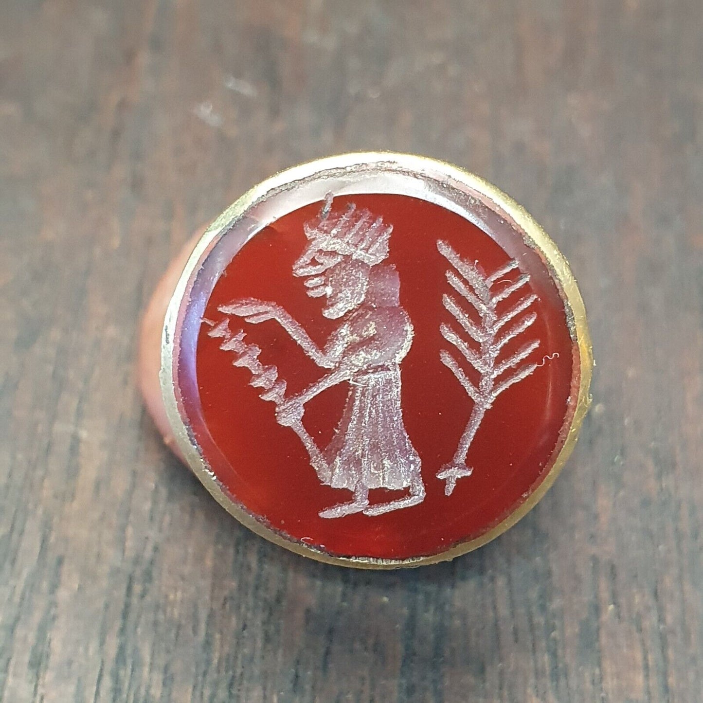 古董復古老瑪瑙紅玉髓石昆蟲凹雕黃銅戒指
