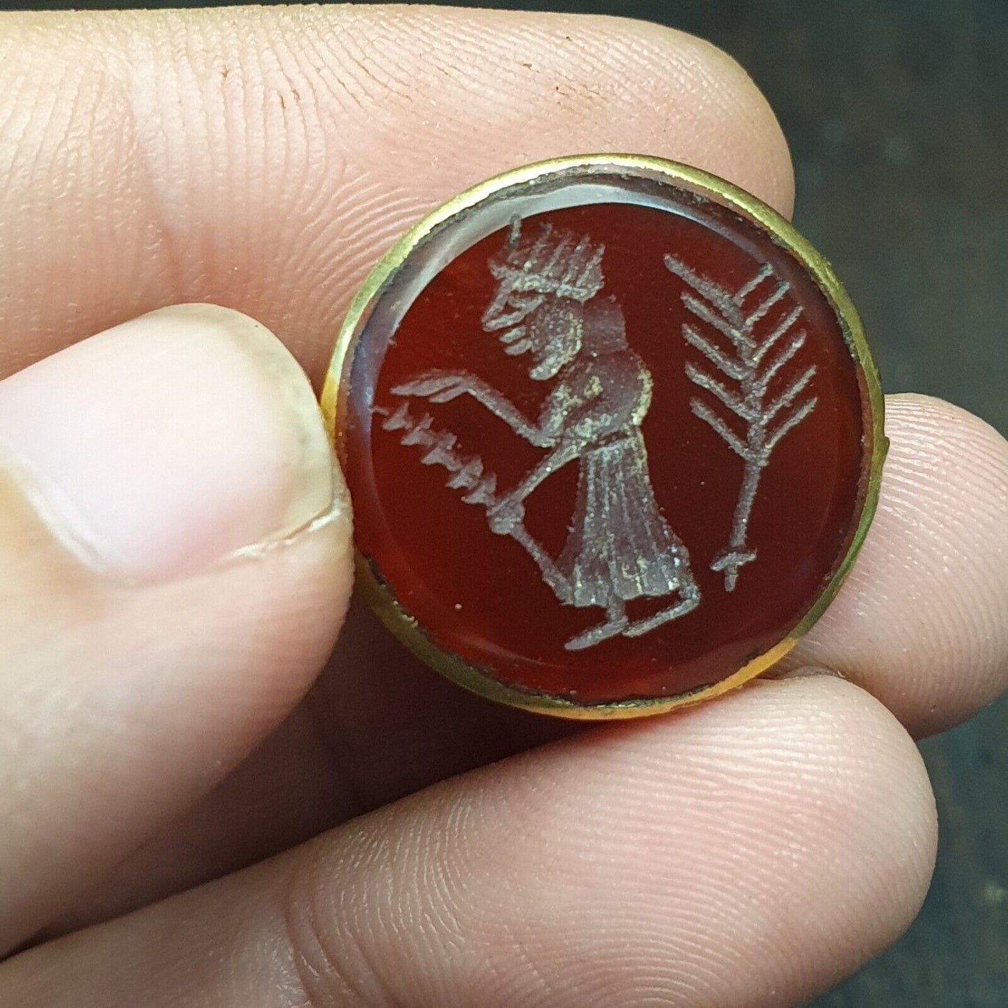 古董復古老瑪瑙紅玉髓石昆蟲凹雕黃銅戒指
