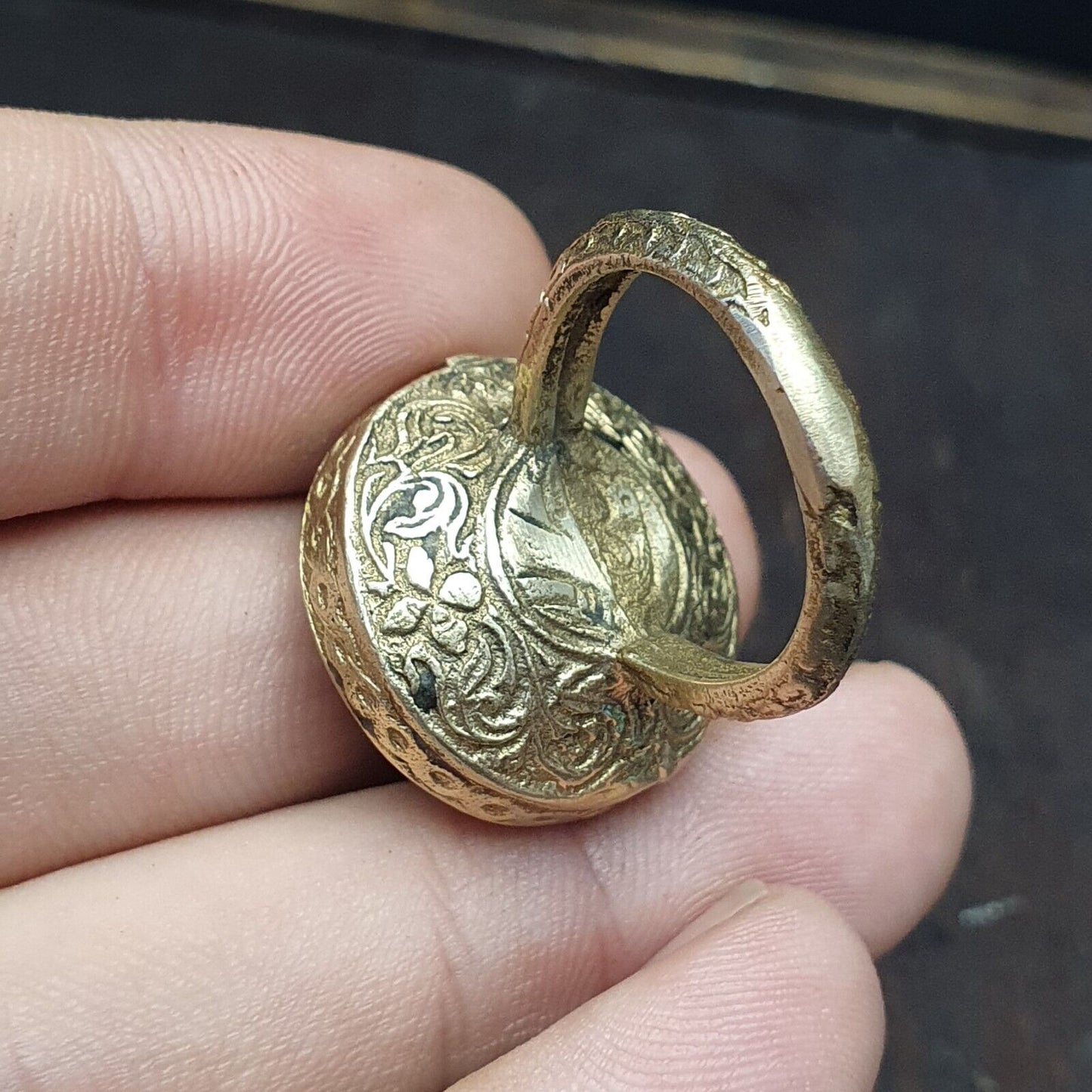 古董復古老綠石國王凹版黃銅戒指
