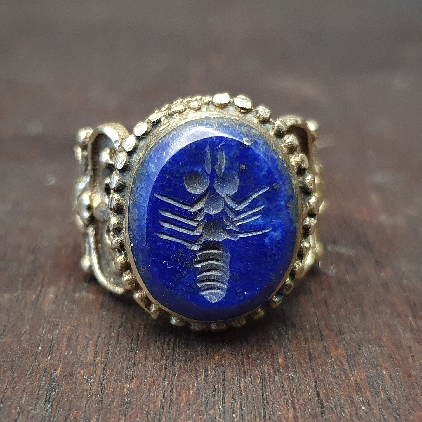 Antiker Vintage alter Lapisstein-Insekten-Intaglio-Messingring