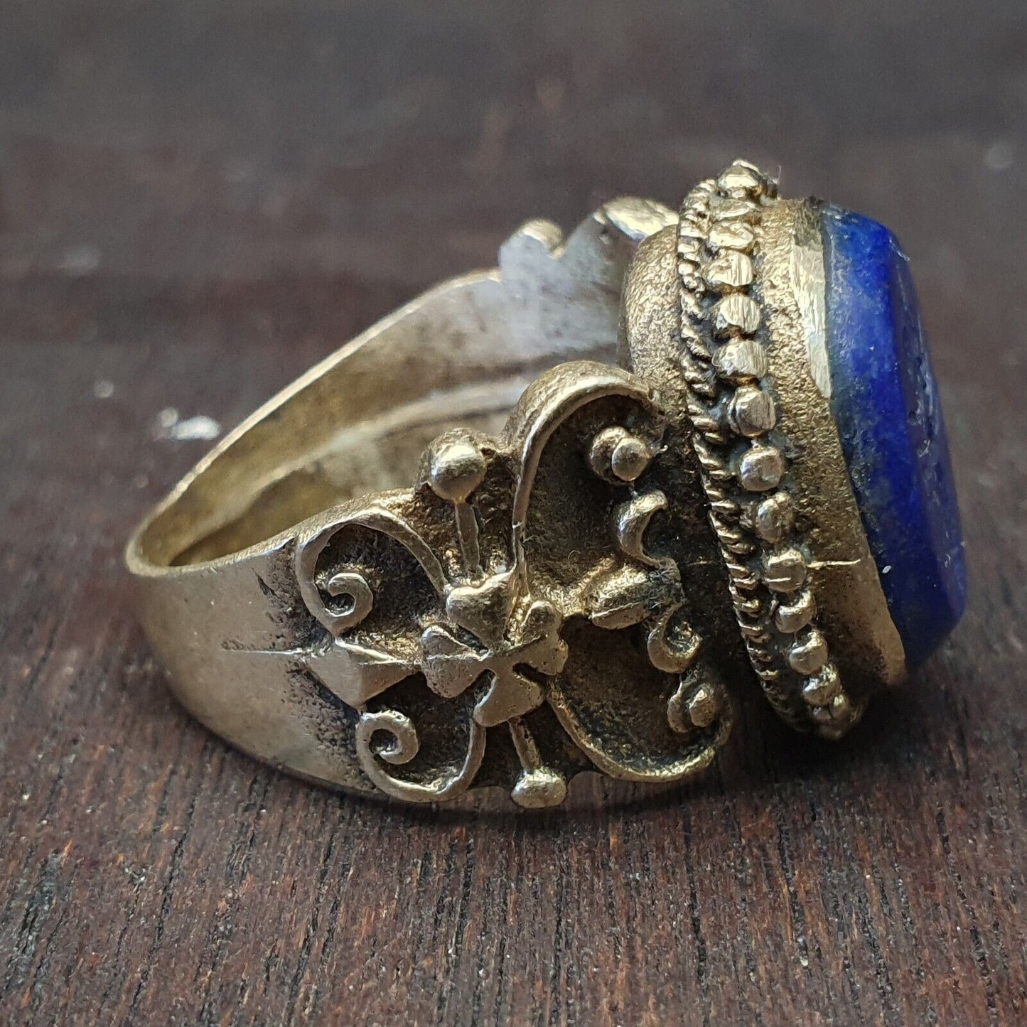 Antiker Vintage alter Lapisstein-Insekten-Intaglio-Messingring