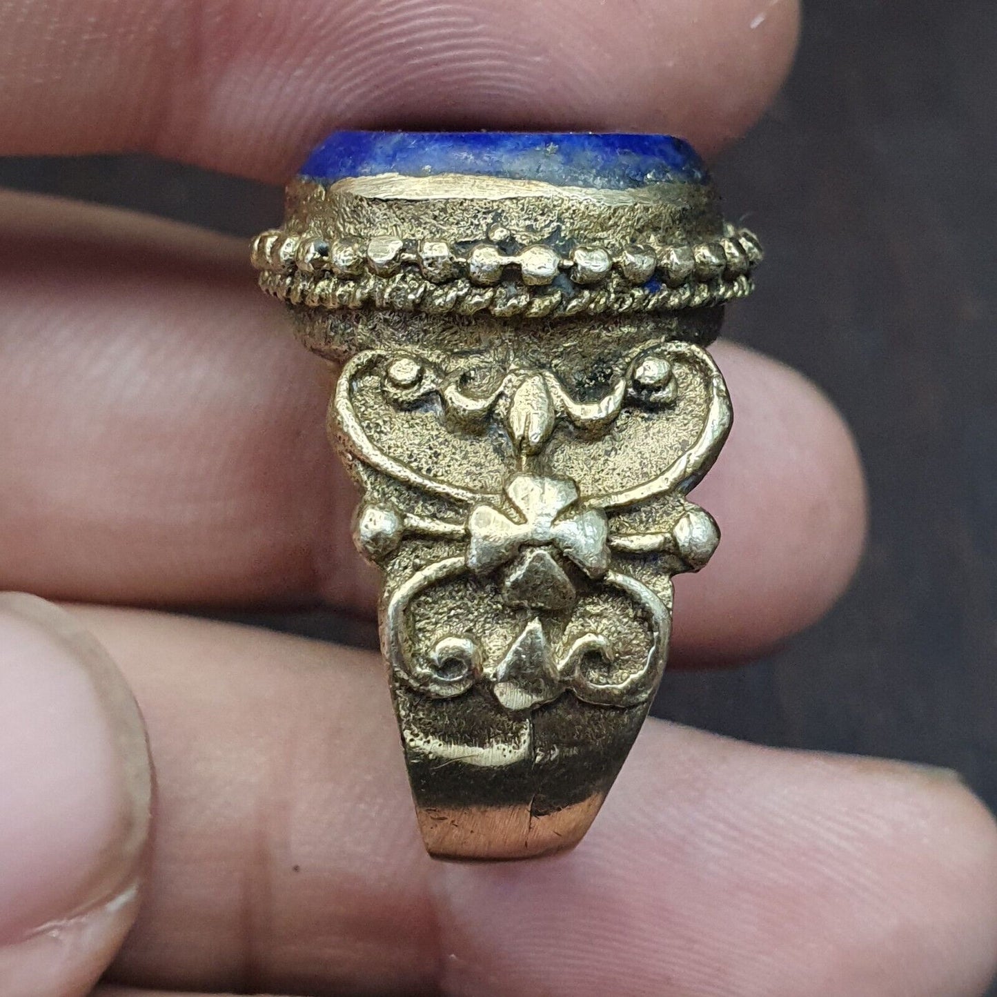 Antiker Vintage alter Lapisstein-Insekten-Intaglio-Messingring