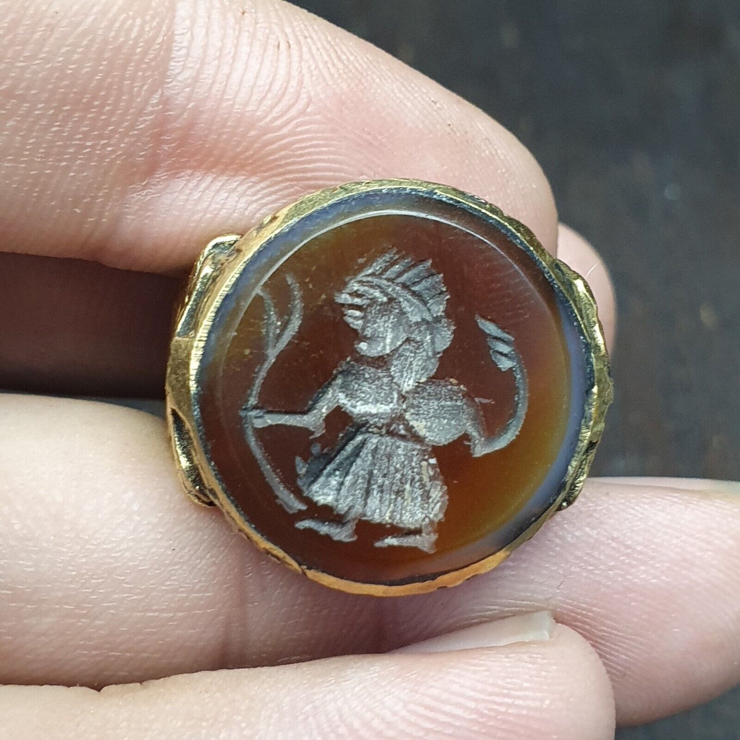古董復古老瑪瑙石羅馬國王凹雕黃銅戒指
