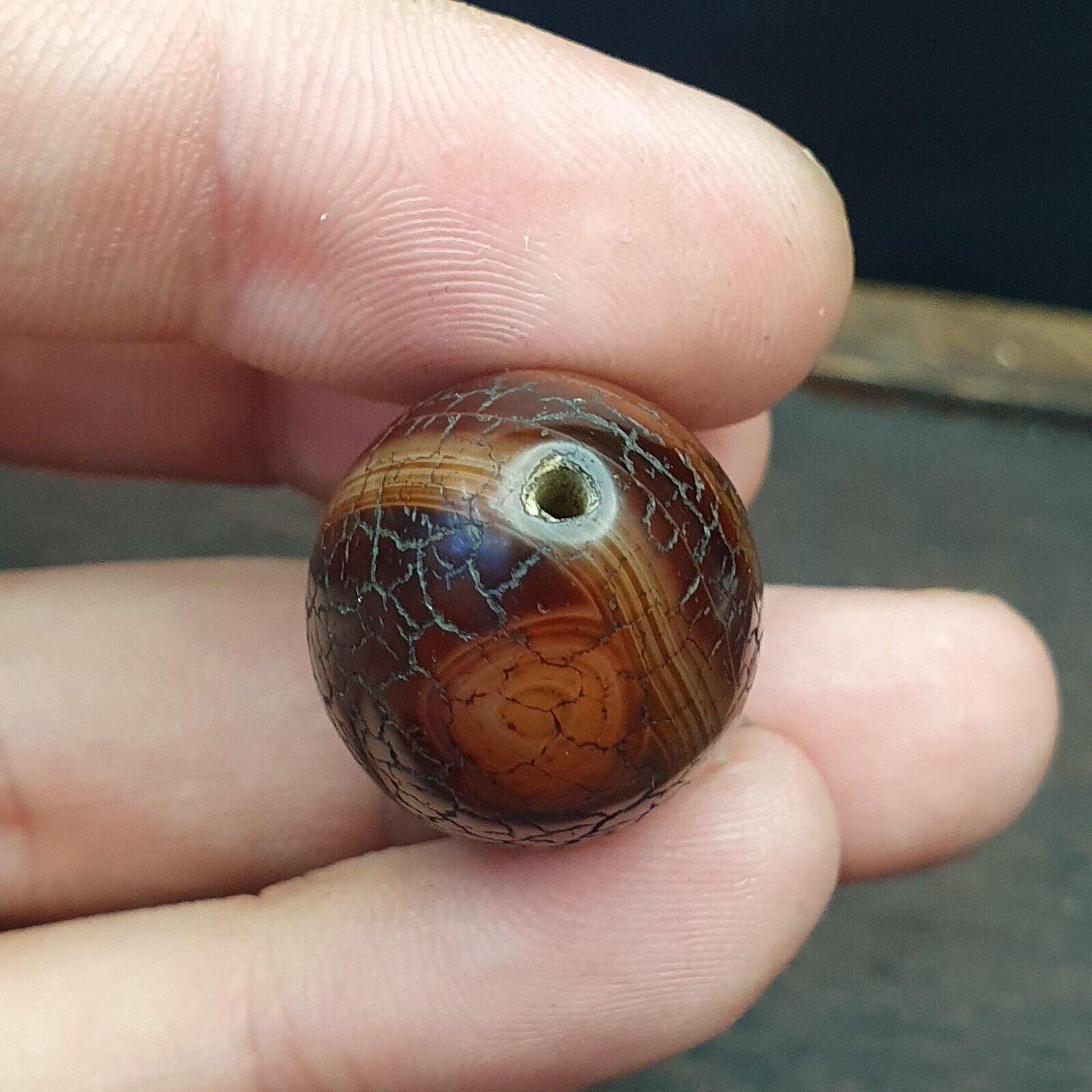 Vintage Tibetan Sulaimani Agate bead With Beautiful Stripes. SZ-WZ-21