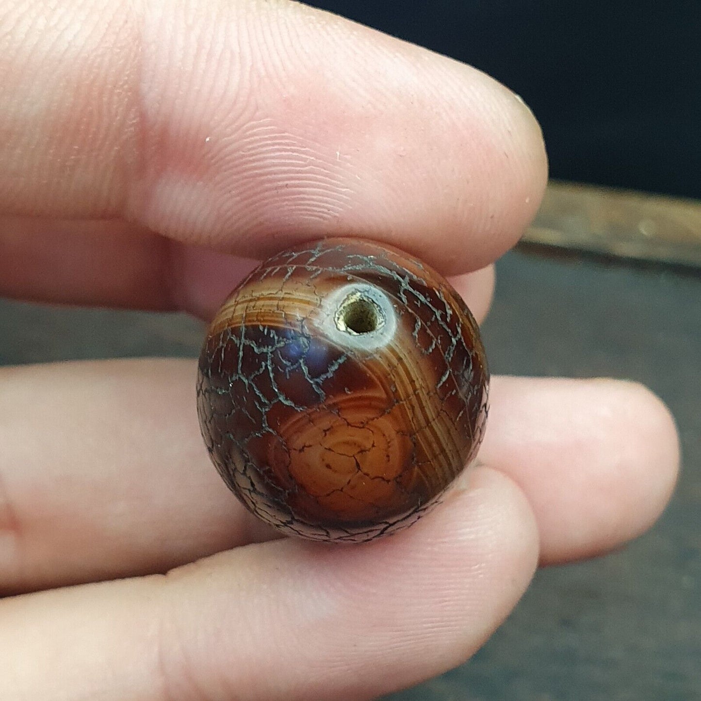 Vintage Tibetan Sulaimani Agate bead With Beautiful Stripes. SZ-WZ-21
