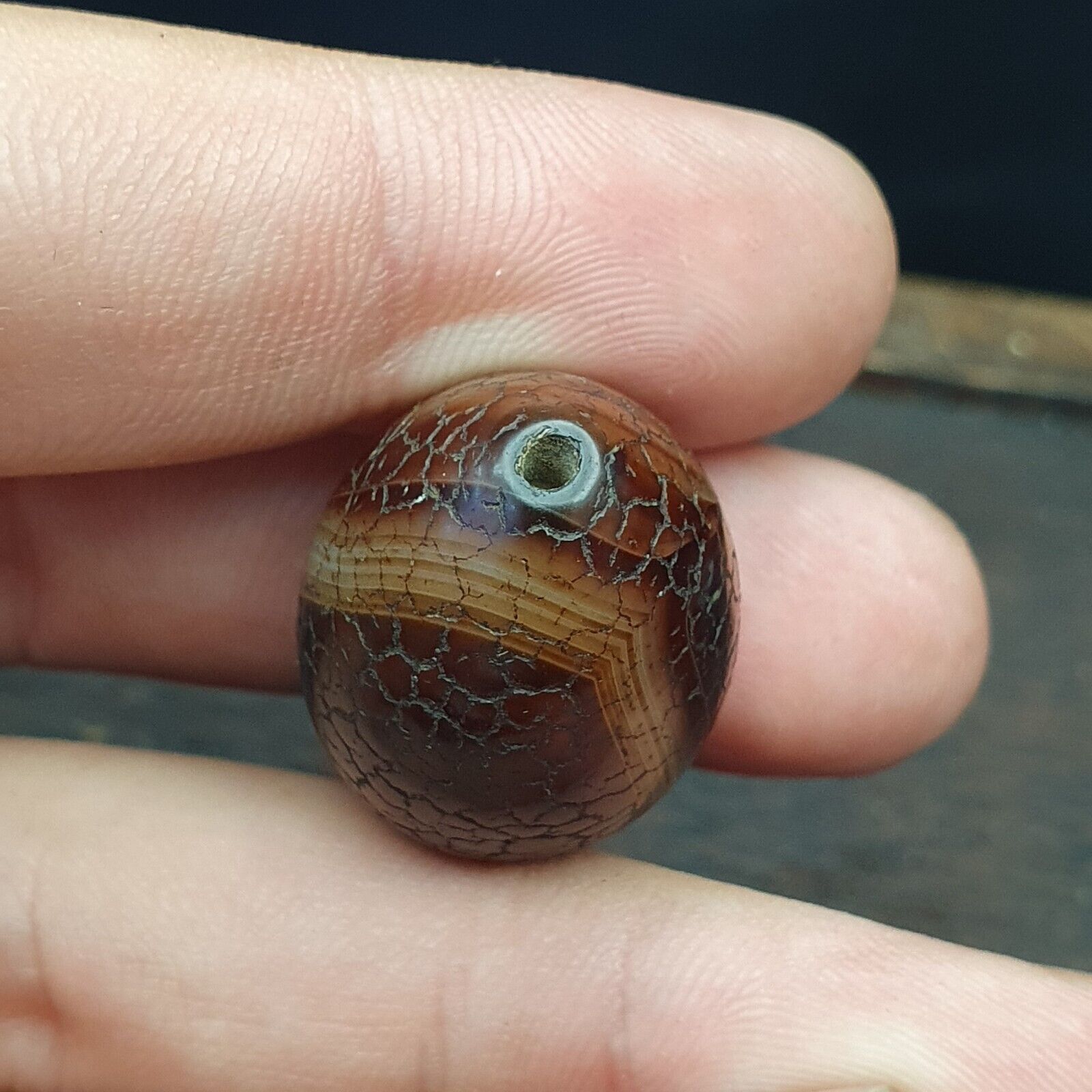 Vintage Tibetan Sulaimani Agate bead With Beautiful Stripes. SZ-WZ-21