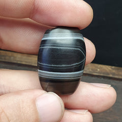 Antique Old Himalayan Indo Tibetan Very Rare Pattern Agate Bead Amulet