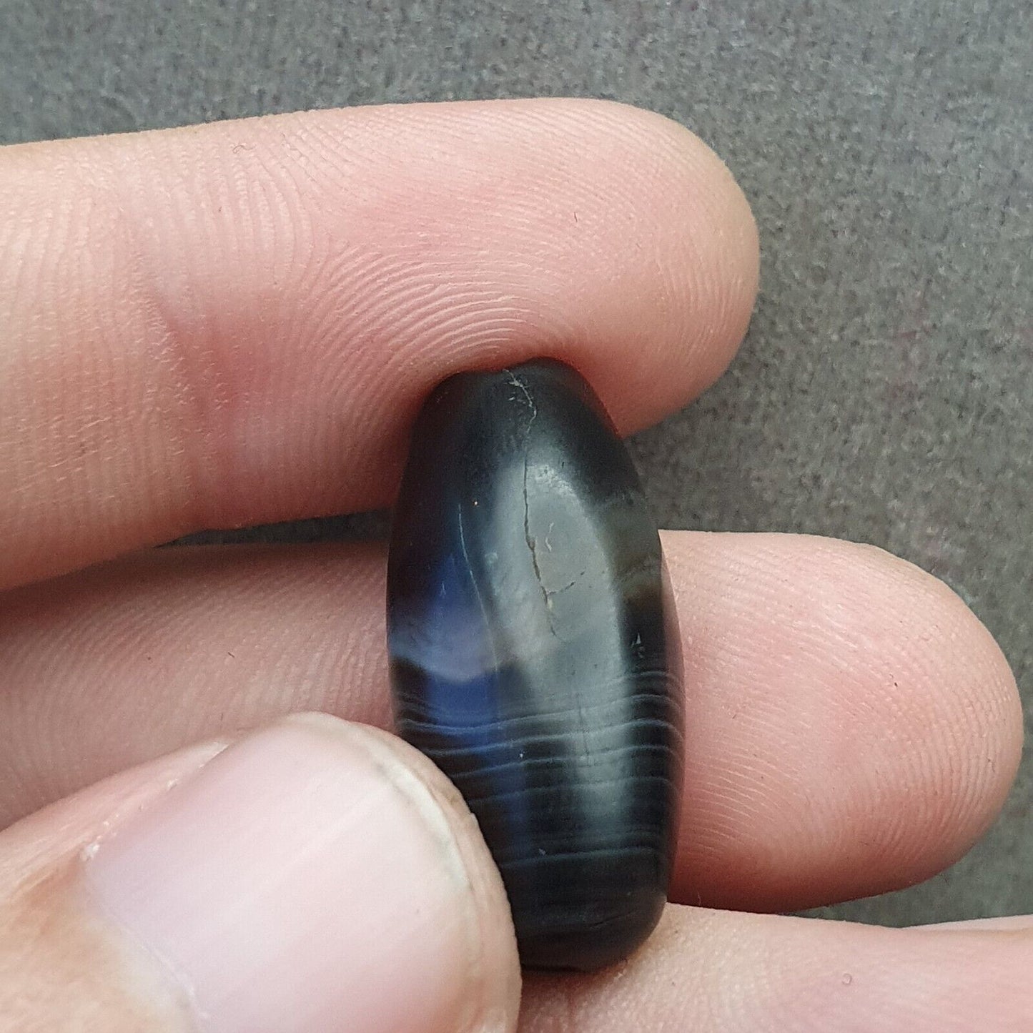 Antikes altes Himalaya-Indo-tibetisches Achat-Perlenamulett mit sehr seltenem Muster
