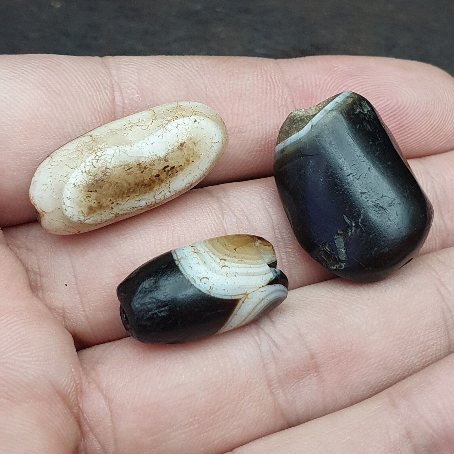 Lot 3 alte seltene Himalaya-Indo-Achatperlen, 2000+ Jahre alt