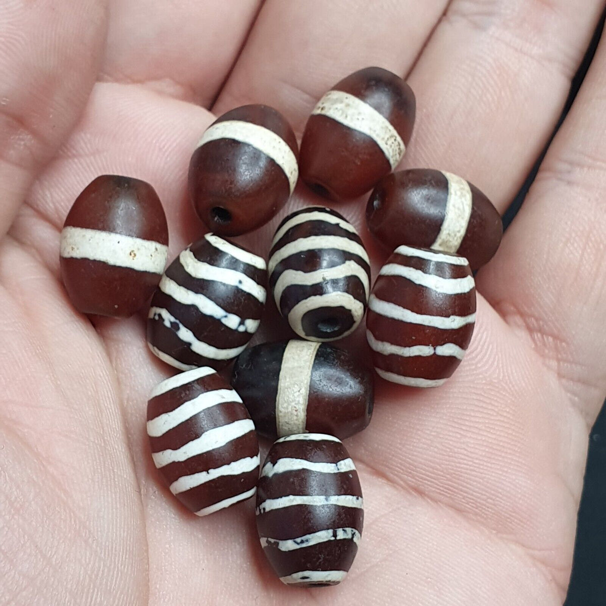 BEAUTIFUL LOT Vintage Old Himalayan Indo Tibetan Etched Agate Beads lot 10 Beads